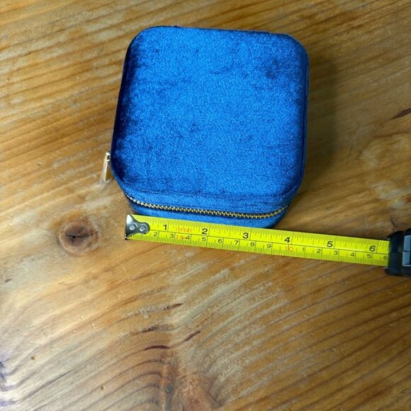 Velvet Travel Jewelry Box in Royal Blue – NWOT, Compact & Stylish - Picture 2 of 4